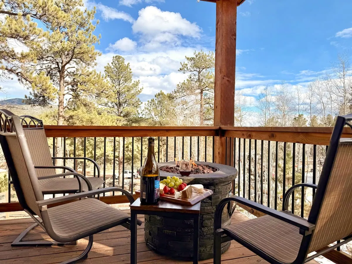 Cozy Mtn. Cabin in Bailey- Private Lakes & Trails! in Bailey, CO