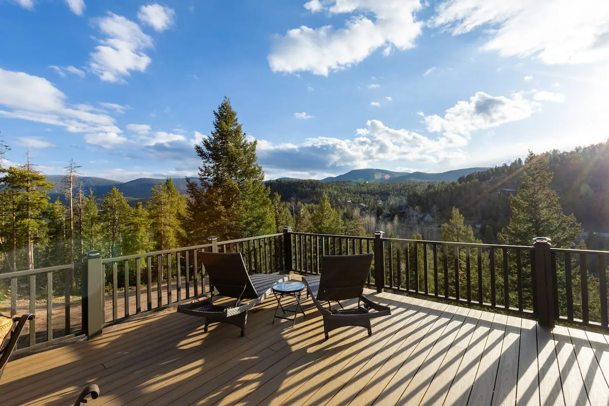 Top of the World Lodge- Views, Hot Tub & Theater! in Evergreen, CO