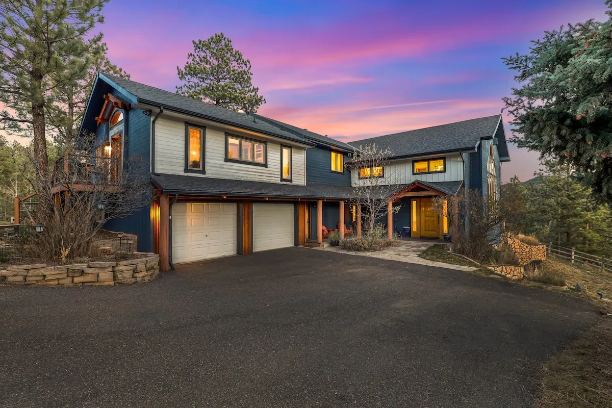 Large Evergreen Mountain Retreat- Hot Tub & Views in Evergreen, CO